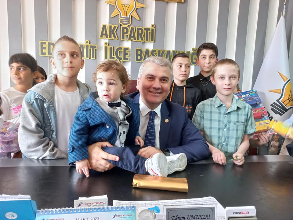 AK Parti Edremit İlçe Başkanlığında Bayramlaşma