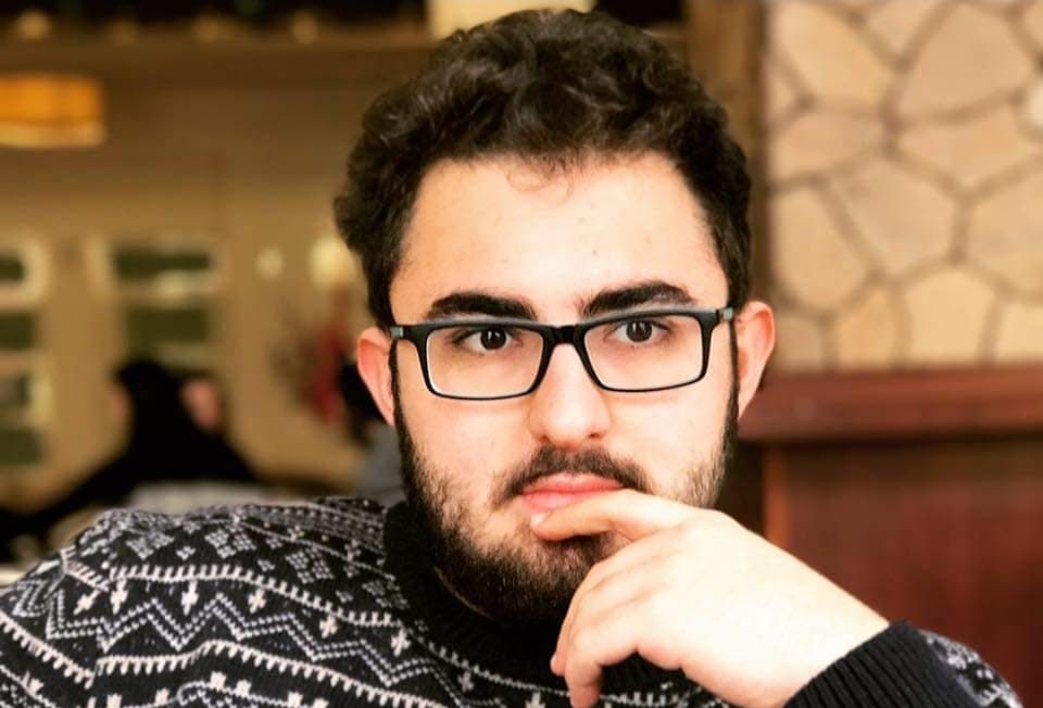 Burhaniye’de Direğe Çarpan Otomobilde 1 Kişi Öldü 2 Kişi de Yaralandı