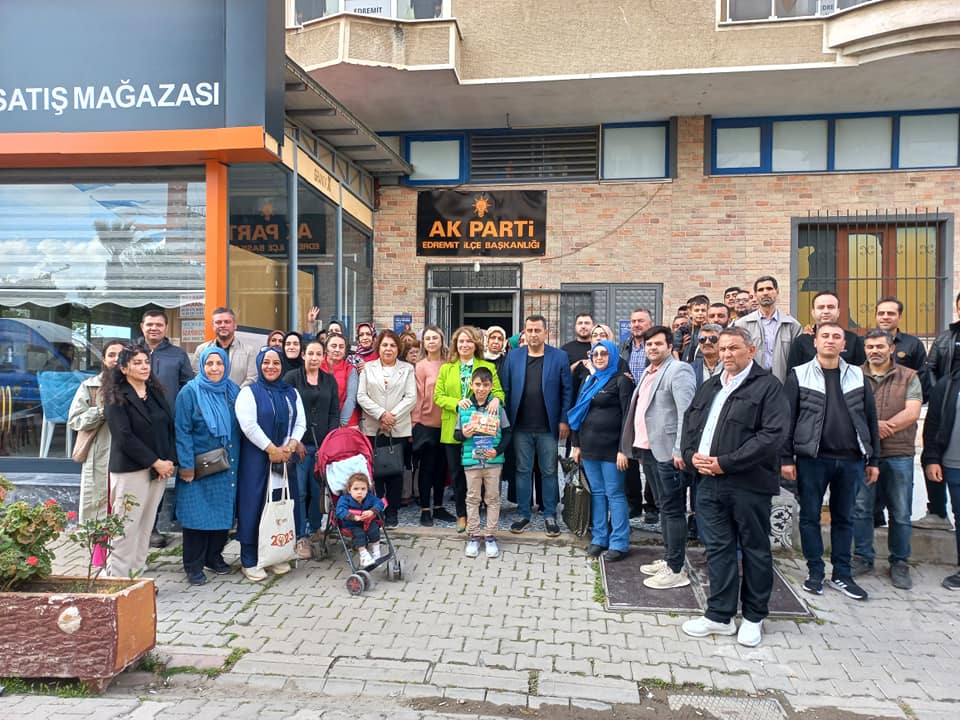 AK Parti Balıkesir Milletvekili Adayı Av. Pakize Mutlu Aydemir Edremit’te