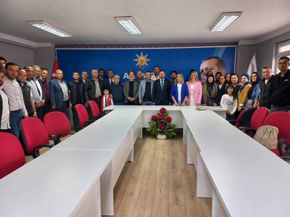 AK Parti Milletvekili Adayı Aydemir Edremit’te