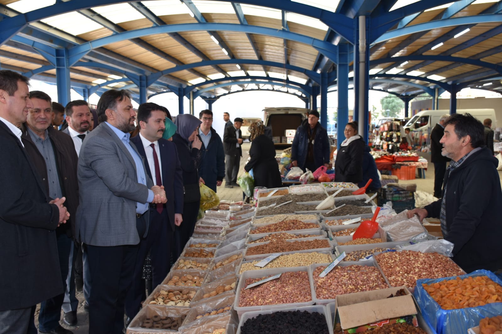 AK Parti Altıeylül’de Sıkmadık El, Dokunmadık Gönül Bırakmadı