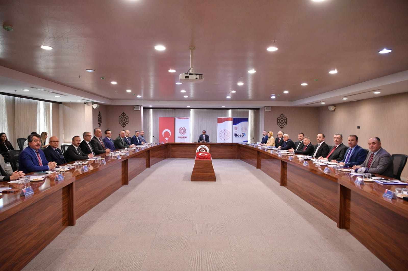 Balıkesir’de Eğitim Değerlendirme Toplantısı Gerçekleştirildi