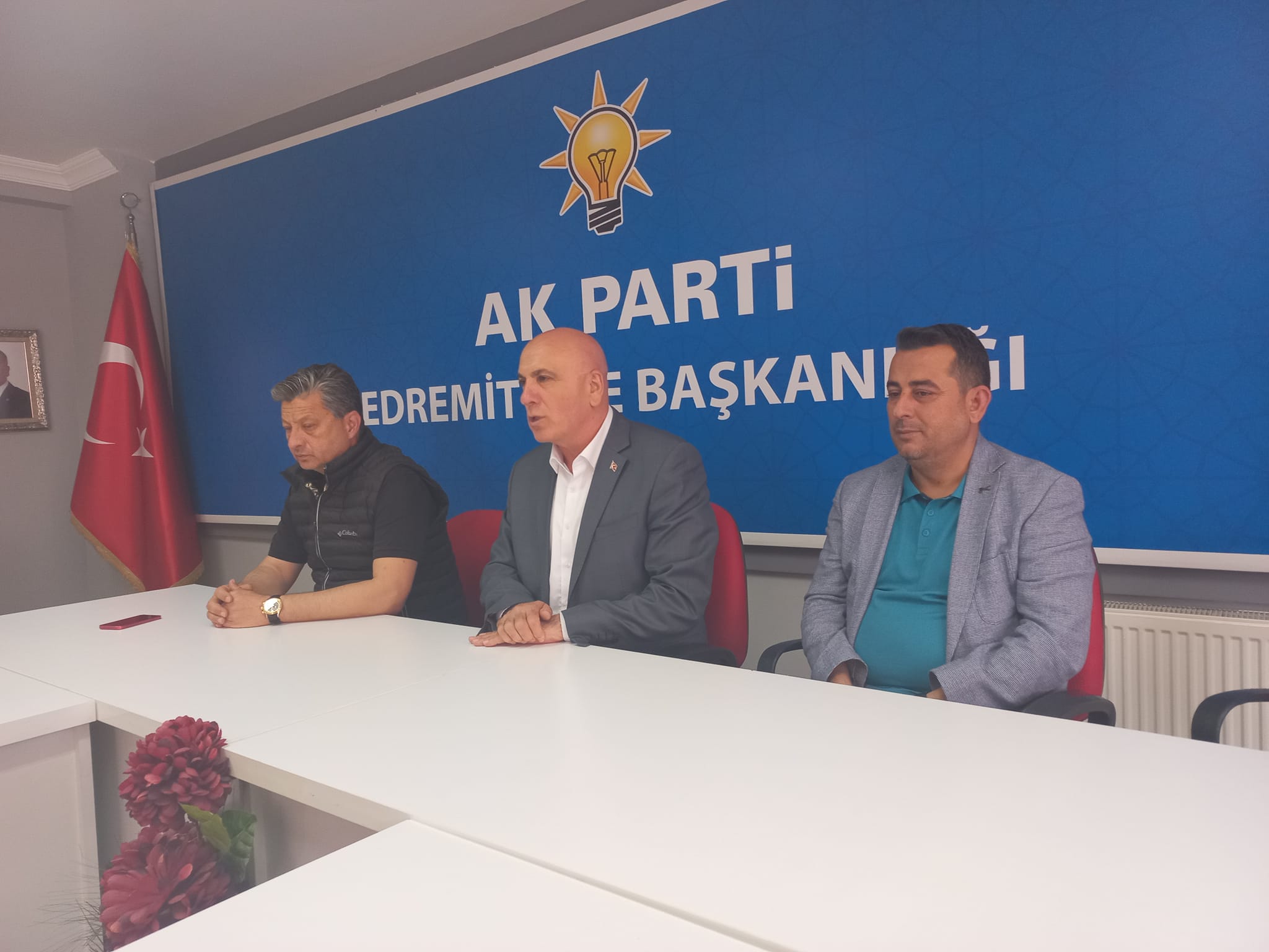 AK Parti Milletvekili Adayı Ok, Edremit’te Vatandaşlar İle Bir Araya Geldi