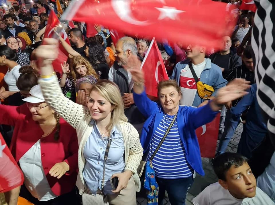 AK Parti Edremit İlçe Başkanı Ekrem Umutlu: 85 Milyon Kazandı “BU SEVDA BİTMEZ”