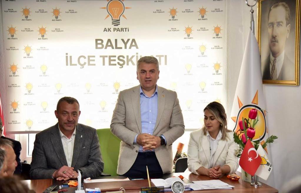 Milletvekili Canbey, Afişlerini Yırtan Muhalefete Balya’dan Seslendi: “Cumhur İttifakı’nın Yükselişinden Korkmayın.”