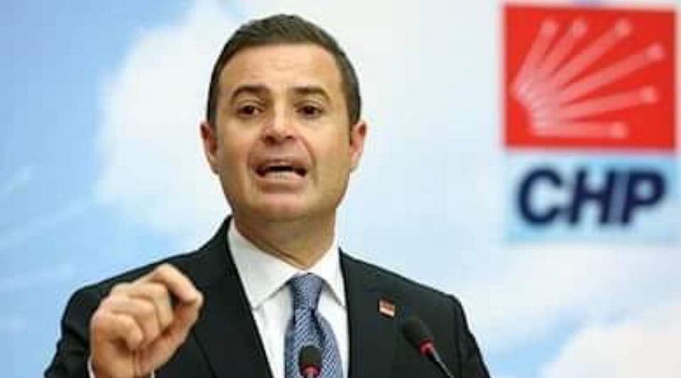 CHP’li MYK Üyesi Ahmet Akın, İstifa Etti