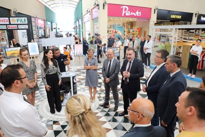 Umuda Kapı Açıyorum, Hayata Tutunuyorum Sergisi