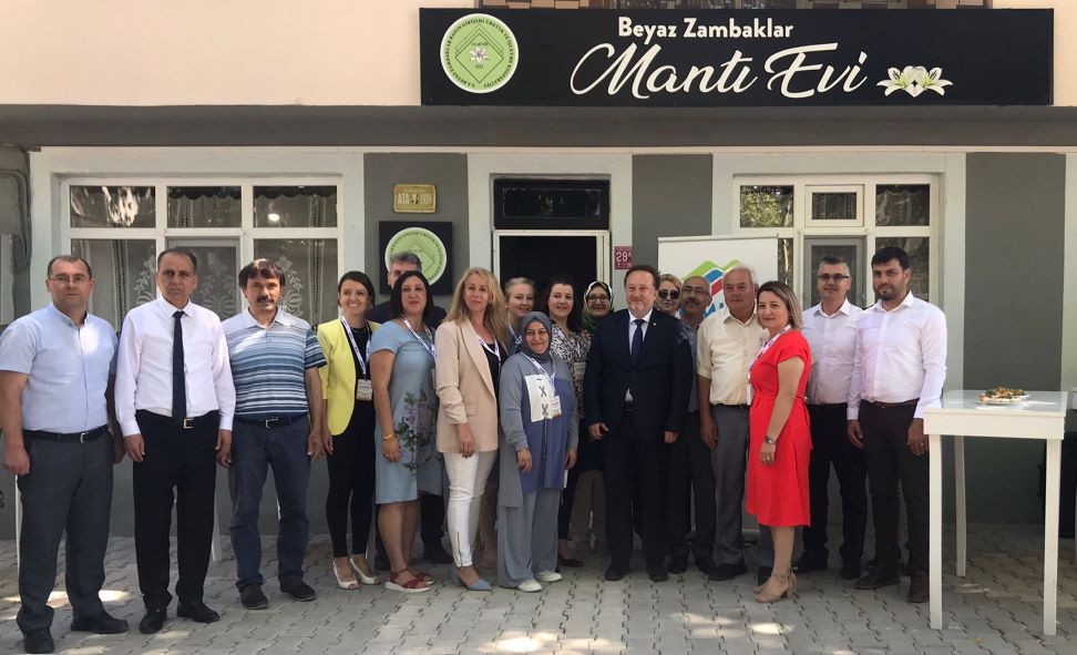 Beyaz Zambakların Hamur Dünyası