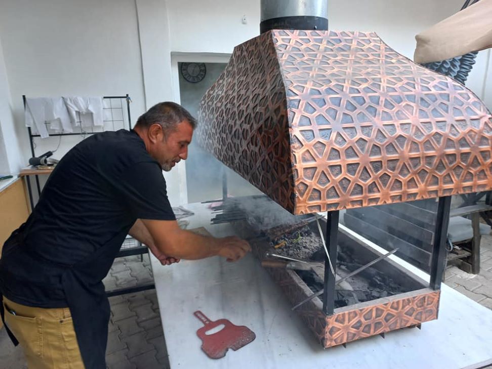 URFALI KEBAP & ÇAY BAHÇESİ EGE’de KEBAP