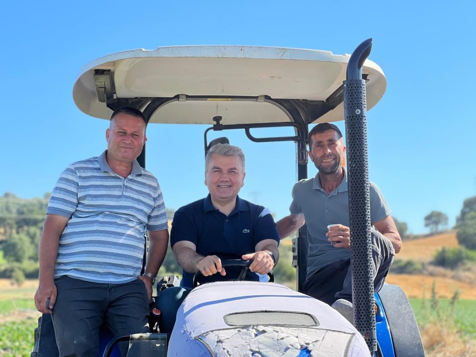 Milletvekili Canbey Biber Fidesini Dikime Hazırlayan Üreticileri Ziyaret Etti