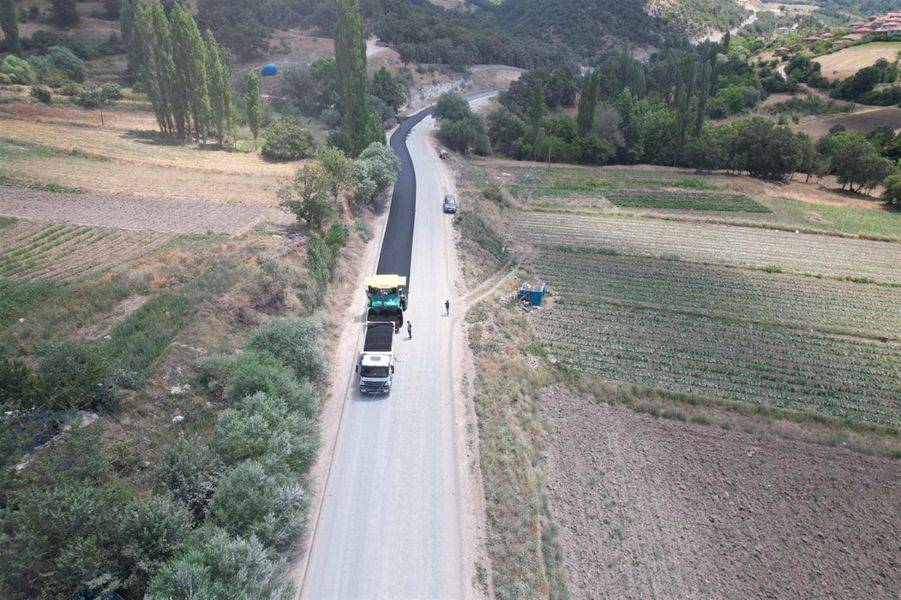 Büyükşehir’den Sındırgı’ya jilet gibi asfalt