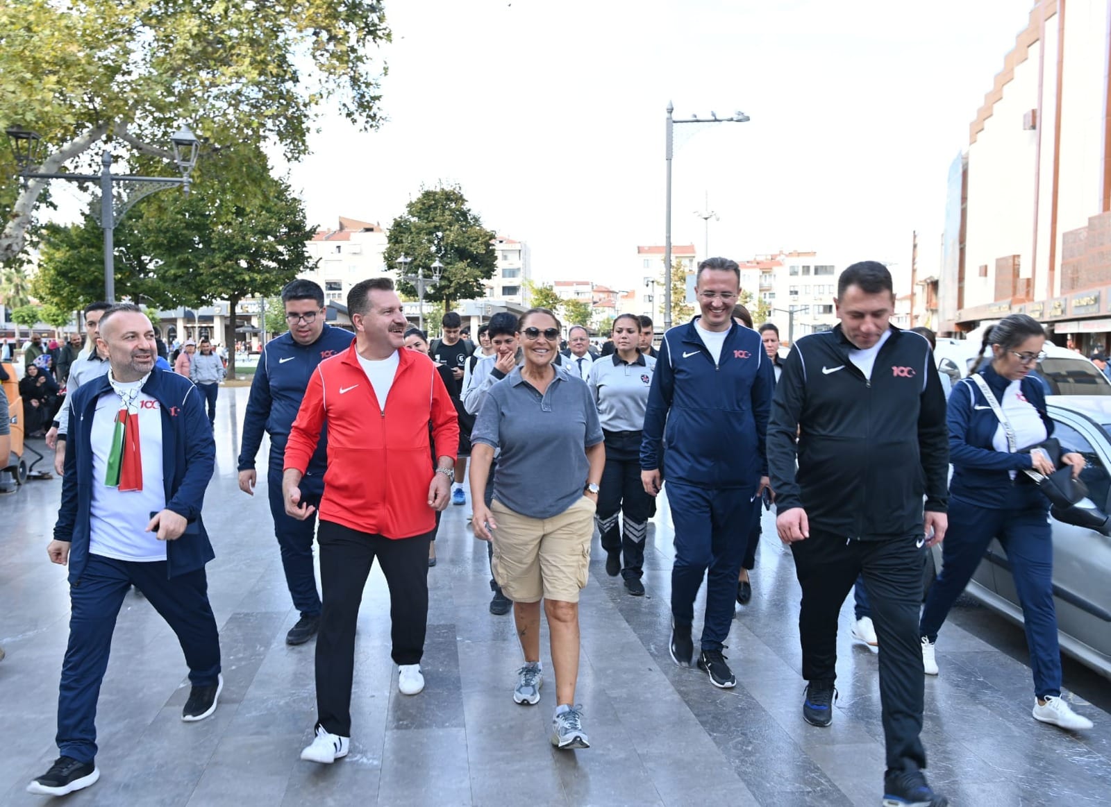 81 ile örnek spor kompleksi AHP