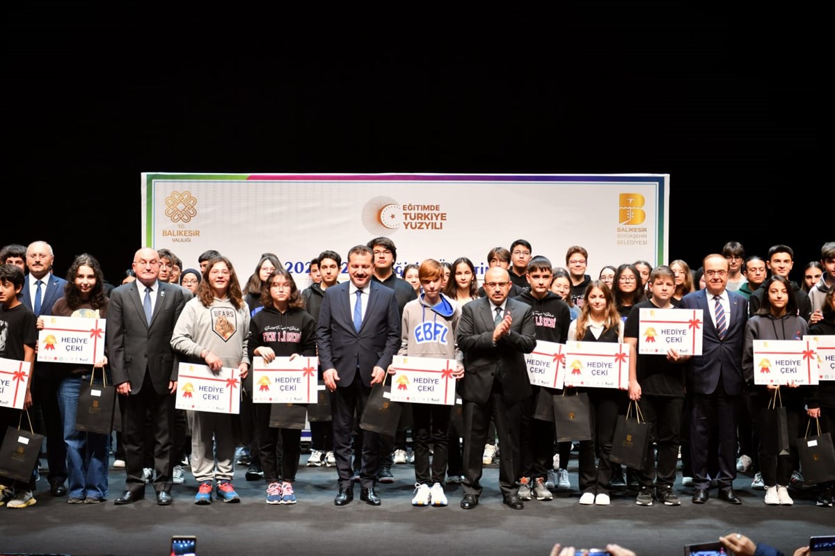 Başarılı Öğrenciler Ödüllerini Aldı