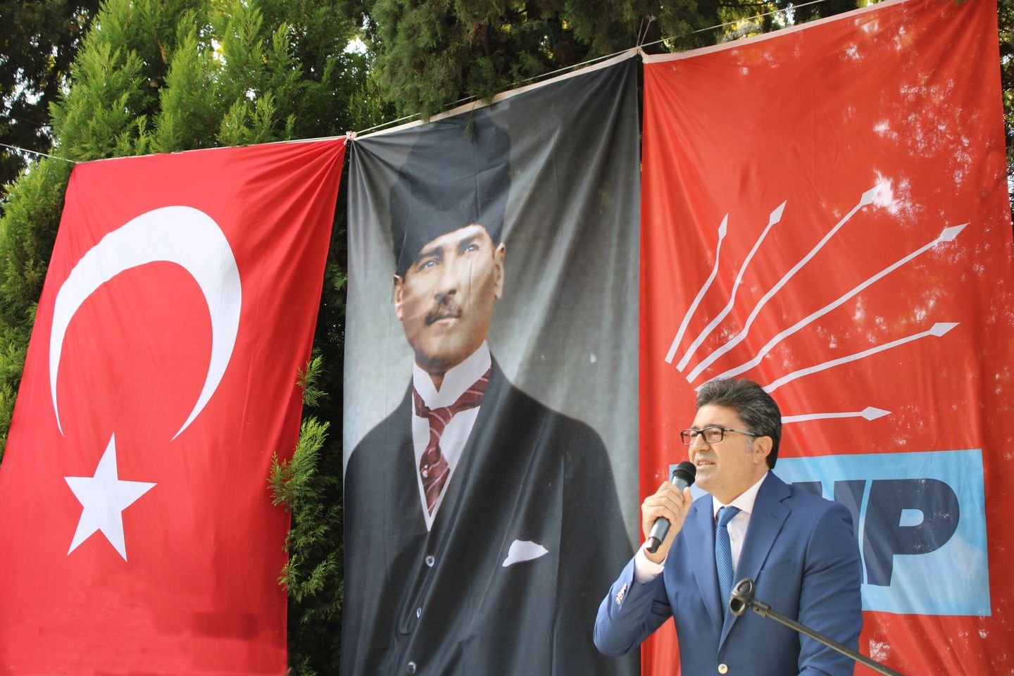 “İkincisi Olmayan Lider’i Saygıyla Anıyorum”