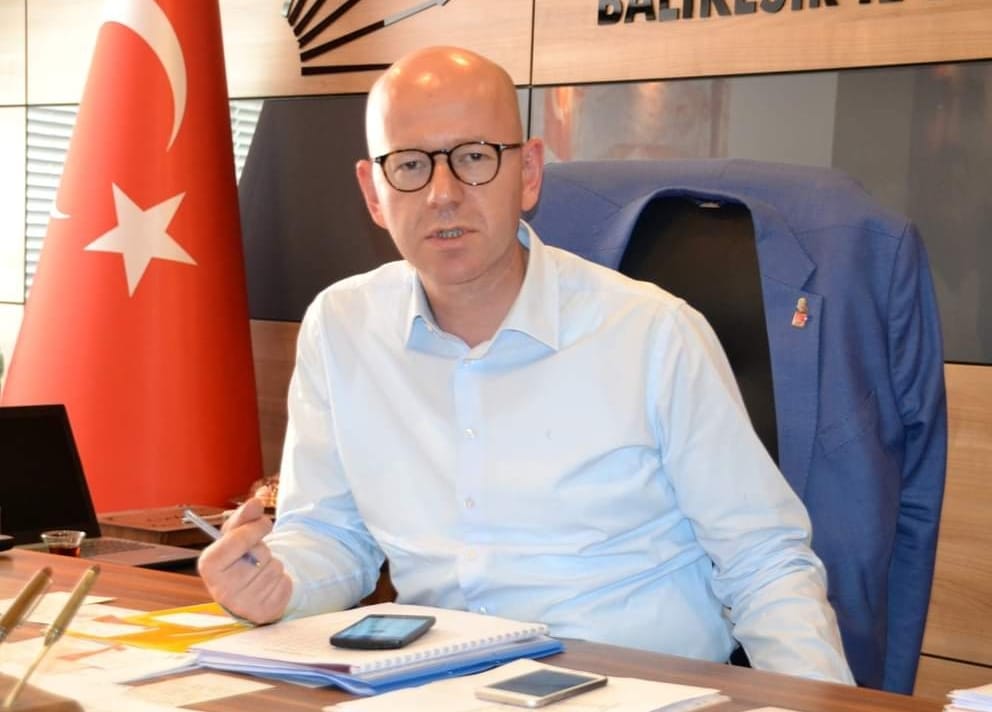 CHP Balıkesir Milletvekili Serkan SARI: “MİLLLETİMİZİN GÖNLÜNDE ÖLÜMSÜZLEŞEN YÜCE ATATÜRK’Ü MİNNETLE ANIYORUZ”