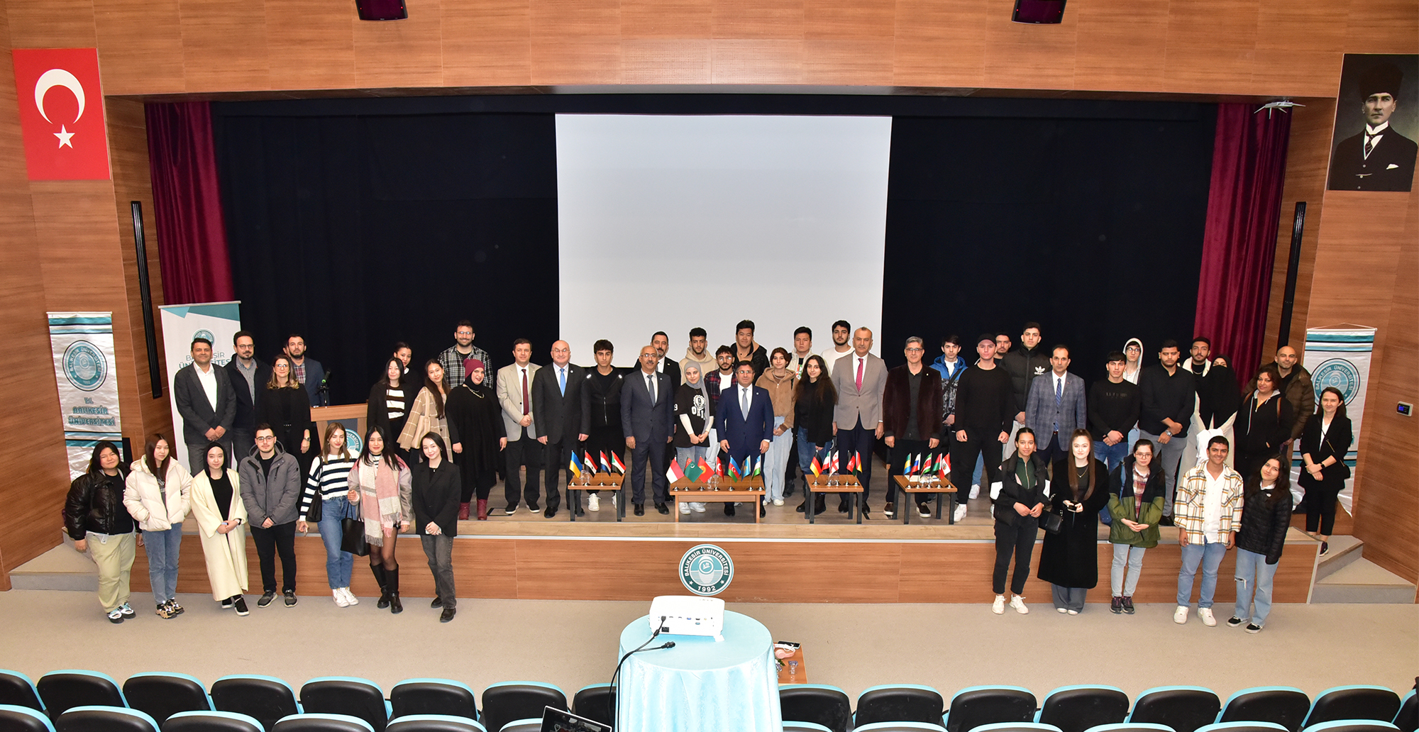 BAÜN Rektörü Prof. Dr. Yücel Oğurlu, Uluslararası Öğrencilerle Bir Araya Geldi