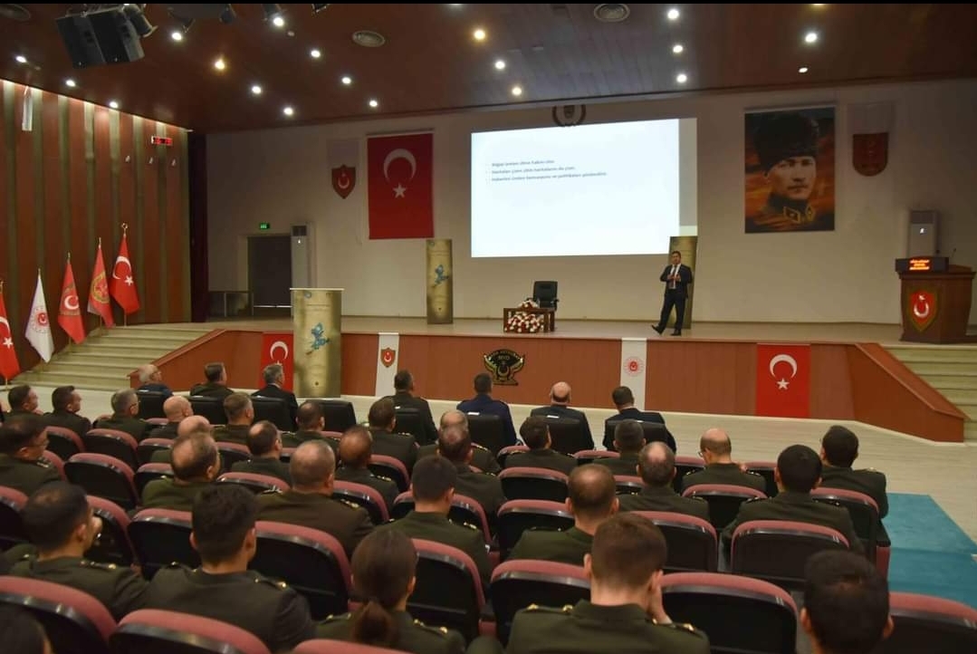 Rektör Oğurlu’dan Kara Astsubay MYO’da “Türkiye ve Türk Dünyası” Konferansı