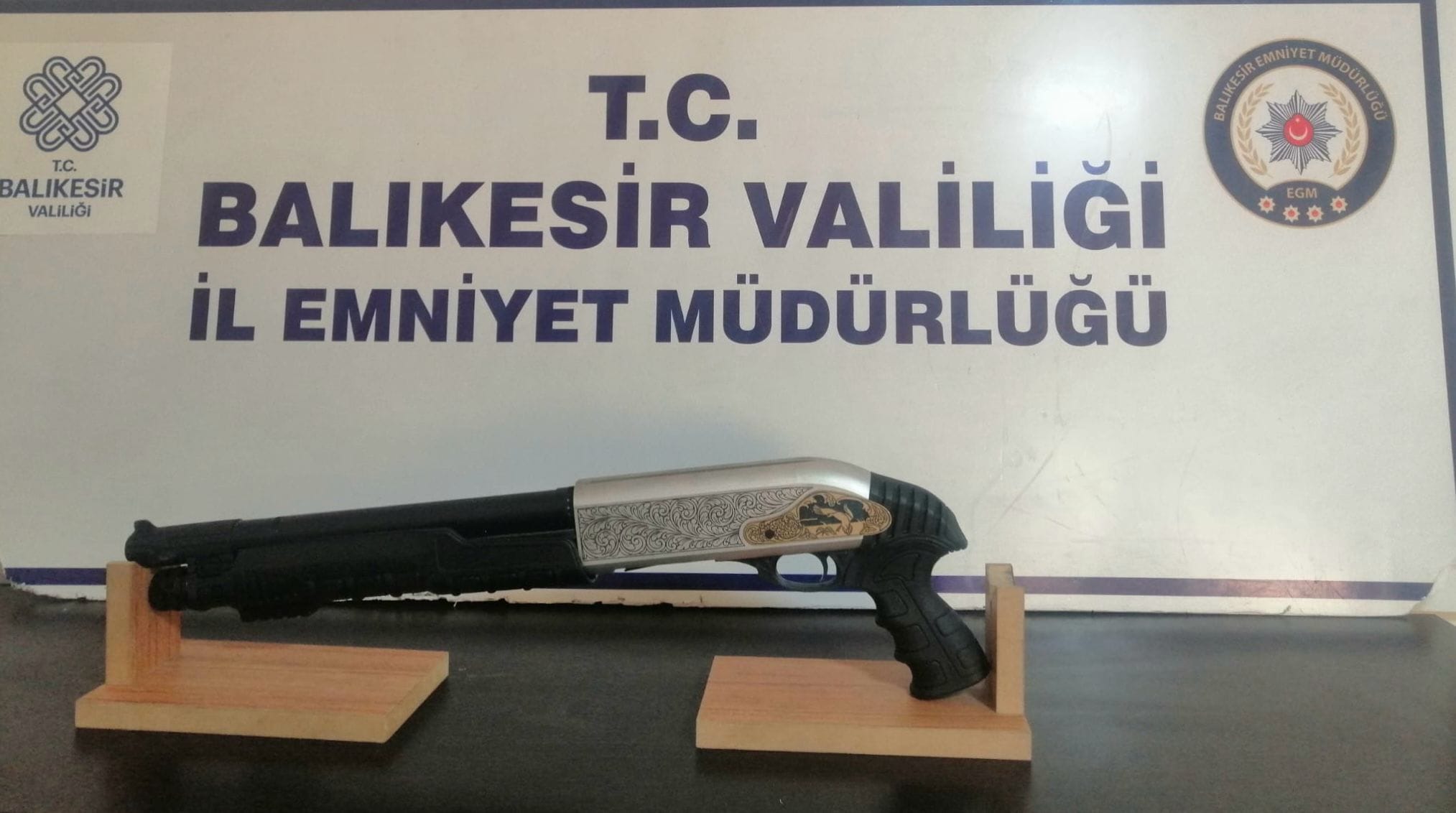 EDREMİT ASAYİŞ POLİSİ SUÇLULARA GÖZ AÇTIRMADI