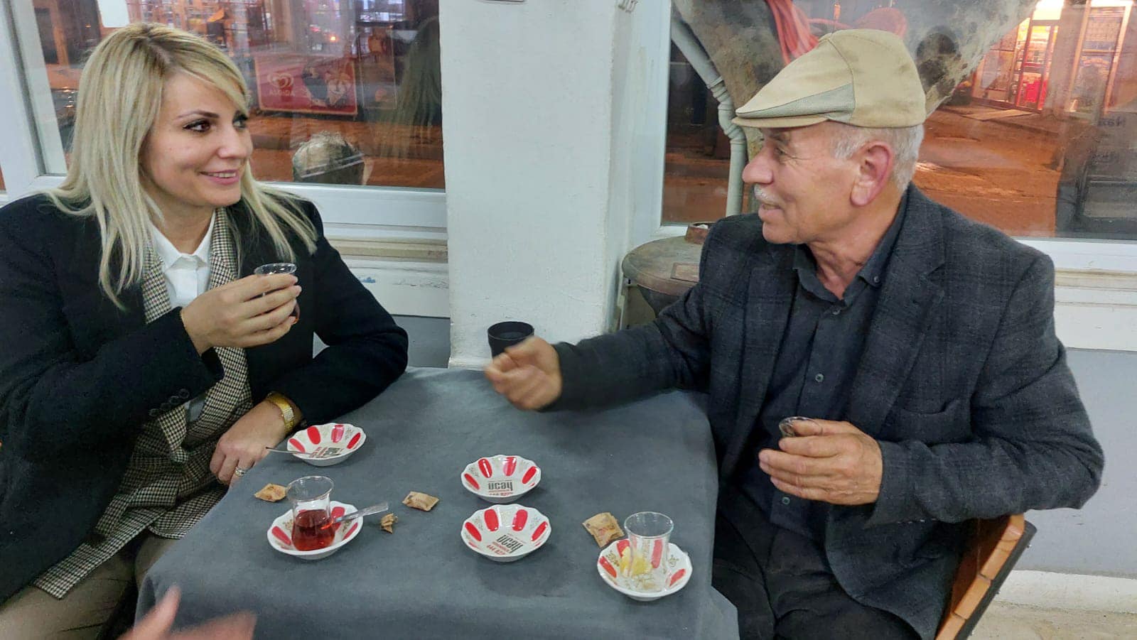 SARIKIZ FUNDA ÖVÜÇ SAHALARIN KADINI