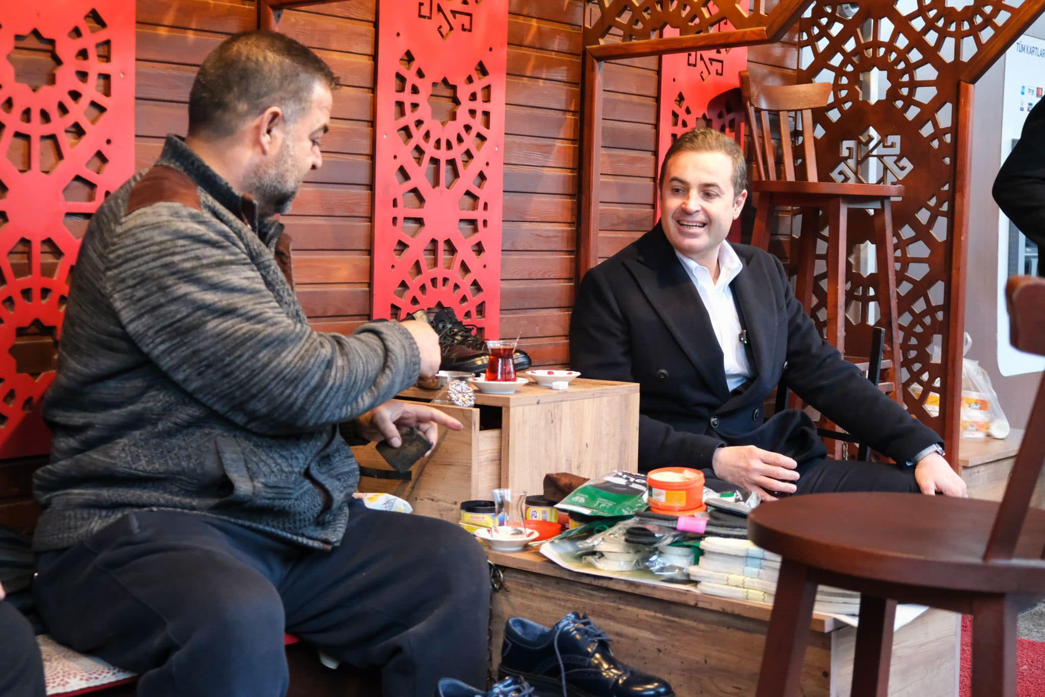 AHMET AKIN, BALIKESİR’DE ESNAFIN İŞİNİ KOLAYLAŞTIRACAK