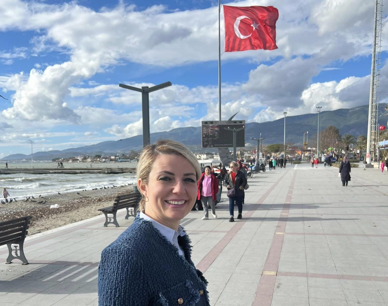 Funda Övüç; “Durmak yok yola devam”