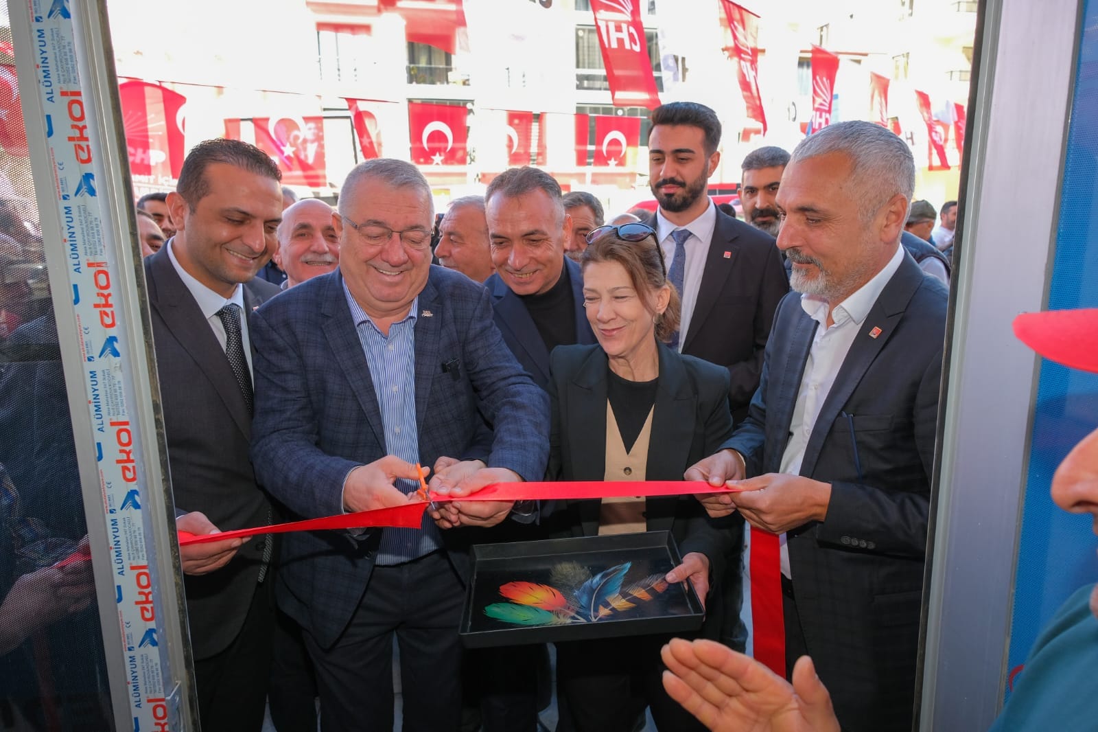 Mehmet Ertaş, Edremit’ teki 47 muhtar ile bir araya geldi