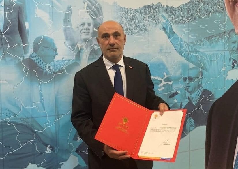 AK PARTİ EDREMİT İLÇE BAŞKANLIĞINA MURAT TUNA ATANDI