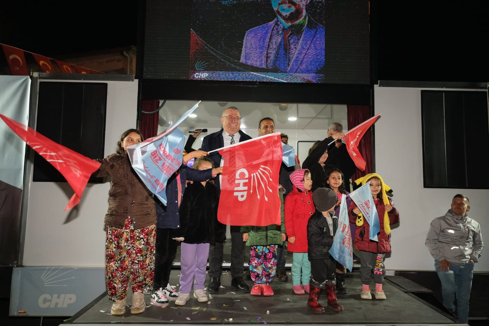 EDREMİT’TE CHP BAYRAĞI DAHA GÜÇLÜ DALGANALACAK