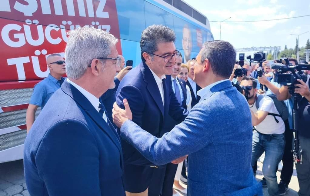 ÖZGÜR ÖZEL’İ BALIKESİR BAĞRINA BASTI