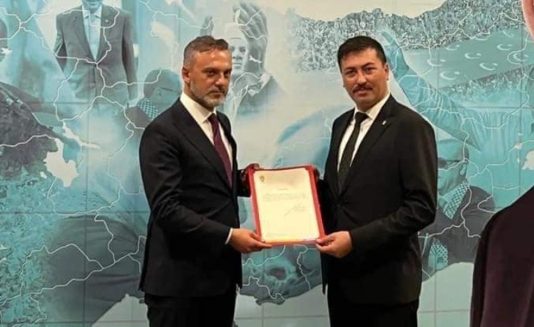 AK PARTİ BAŞKANLARI ATADI