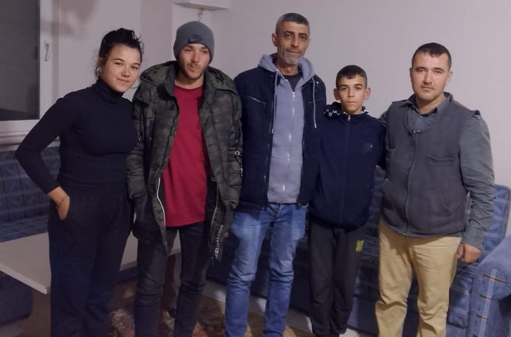 AKÇAY’DAKİ AİLE SICAK YUVAYA KAVUŞTU