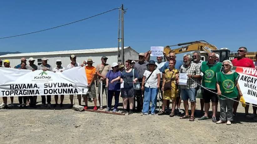 ” EDREMİT OSB ŞANTİYE ALANININ KAPISINA KİLİT VURUP ŞANTİYEYİ MÜHÜRLEDİK! “