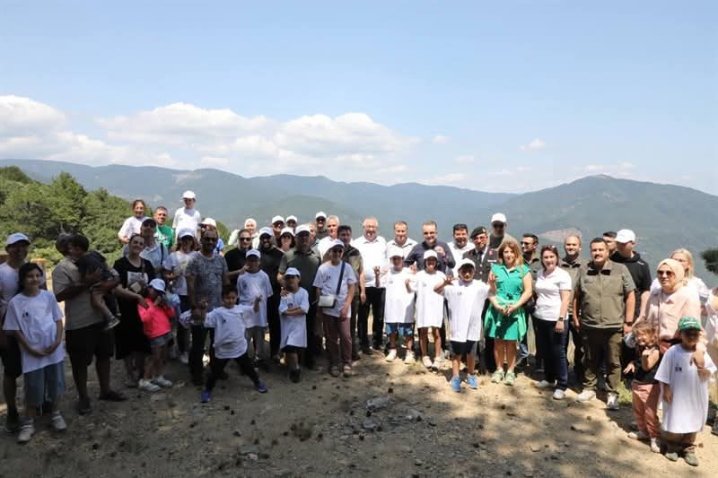 EDREMİT KAYMAKAMI ODABAŞ, BABA-ÇOCUK DOĞA KAMPI’NA KATILDI