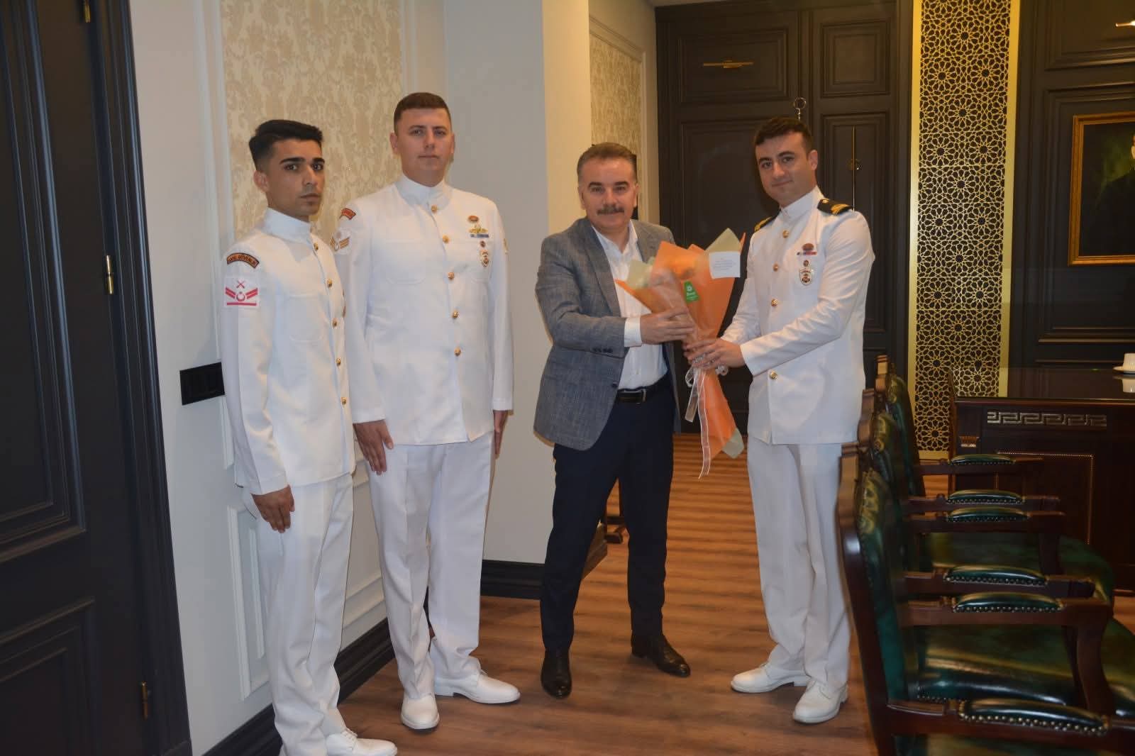 SAHİL GÜVENLİK KOMUTANLIĞI’NDAN KAYMAKAM ODABAŞ’A KUTLAMA ZİYARETİ