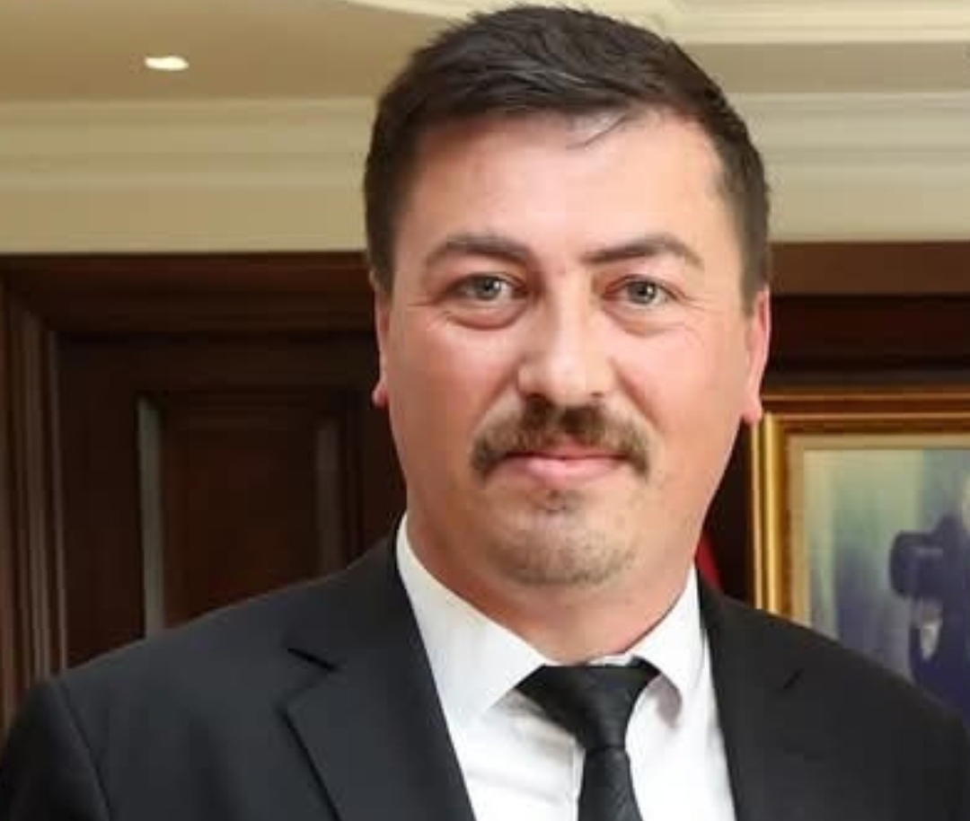 “Milletin Sesiyle Siyaset Yapıyoruz, Gölgelerle Değil”