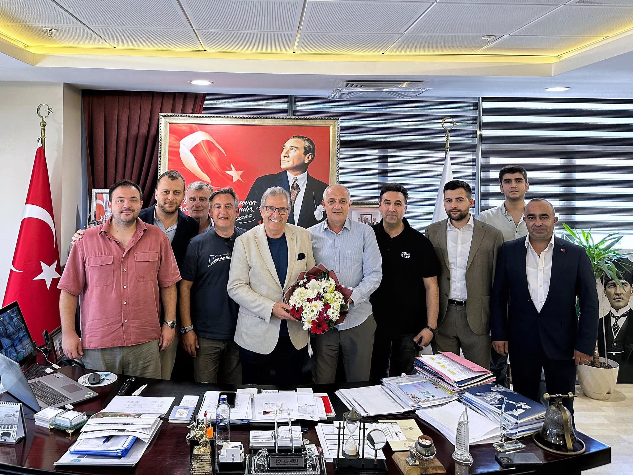 BANDIRMA BELEDİYE BAŞKANI DURSUN MİRZA BANDIRMASPOR YÖNETİMİNİ AĞIRLADI