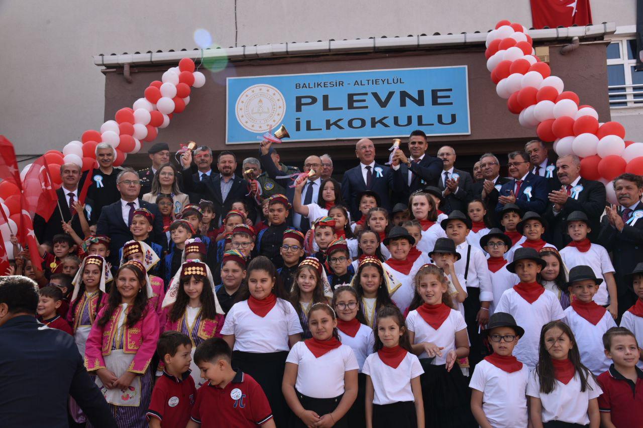 İlköğretim Haftası Kutlama Programı Plevne İlkokulu’nda Gerçekleştirildi