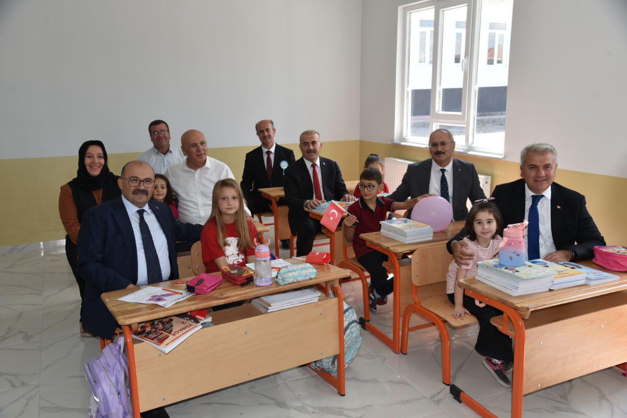 Nergiz İlkokulu’nda İlk Ders Heyecanı