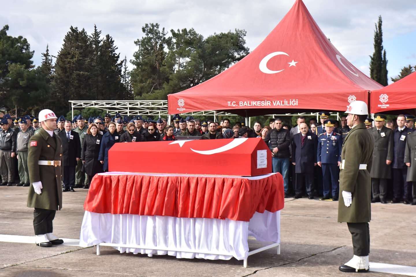 ŞEHİDİMİZ GÖZYAŞLARI ARASINDA MEMLEKETİ İZMİR’E UĞURLANDI