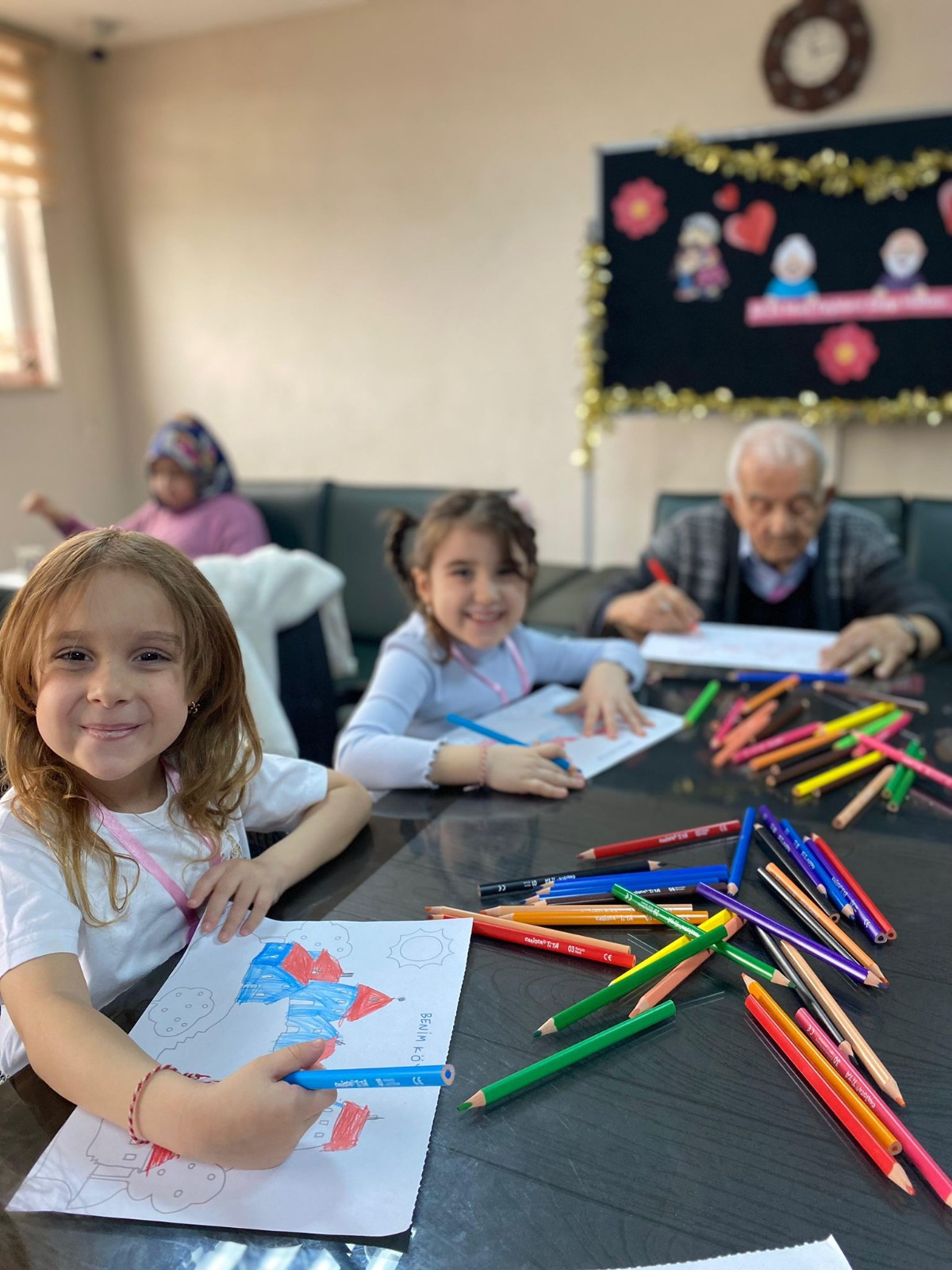 Minik Kalplerden Büyük Çınarlara Anlamlı Ziyaret