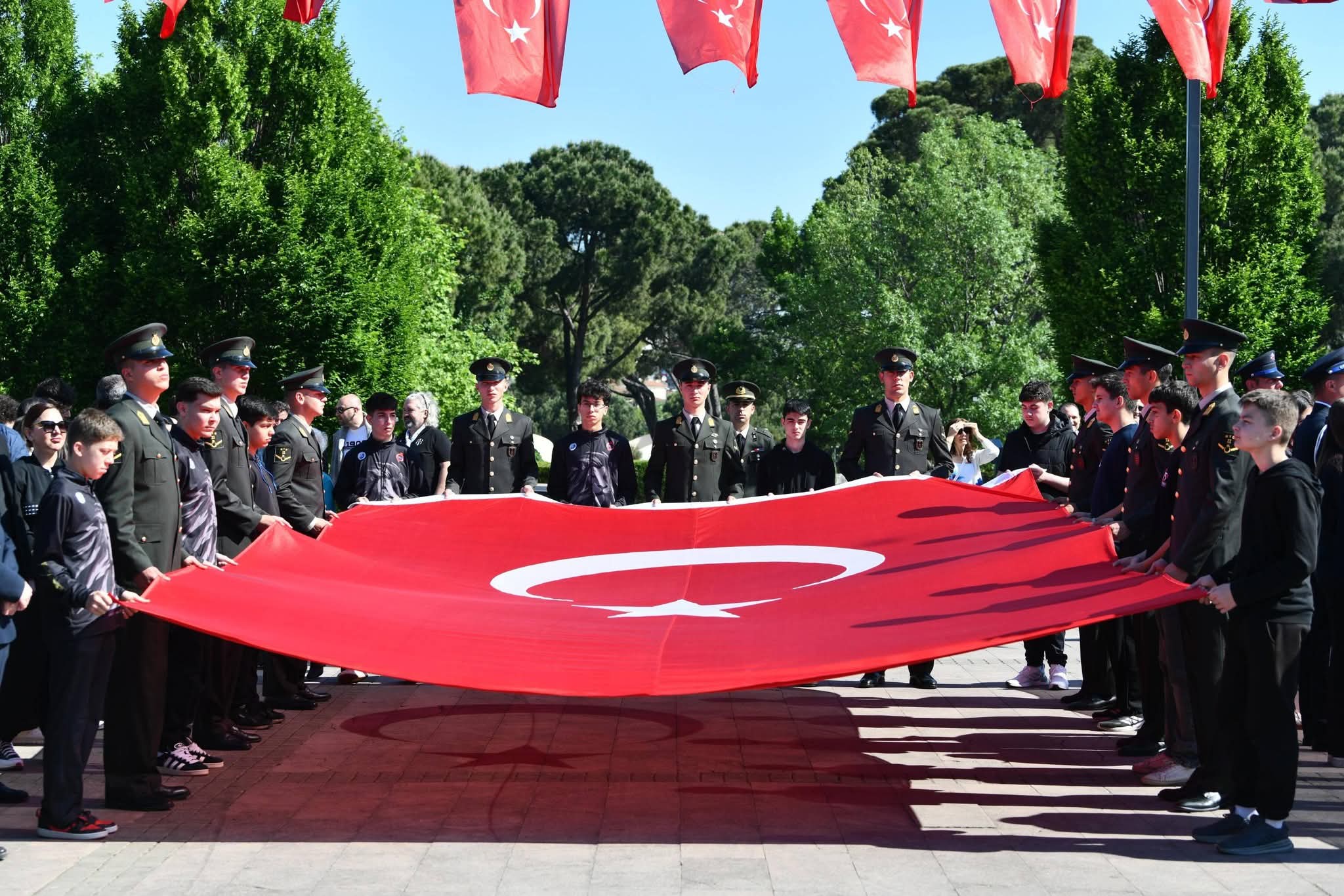 Akın: “19 Mayıs; umudun, cesaretin ve millet iradesinin adıdır”
