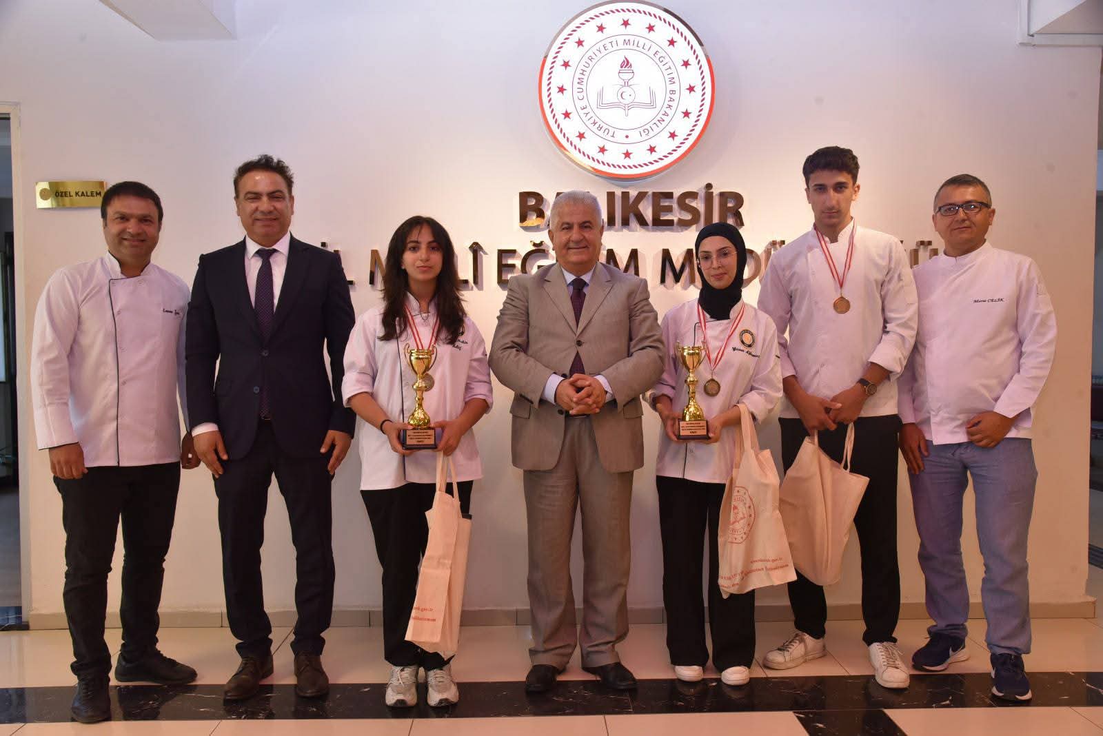 İki Kupalı Başarının Mimarı Genç Şeflerden İl Millî Eğitim Müdürü Selehattin Kal’a Ziyaret