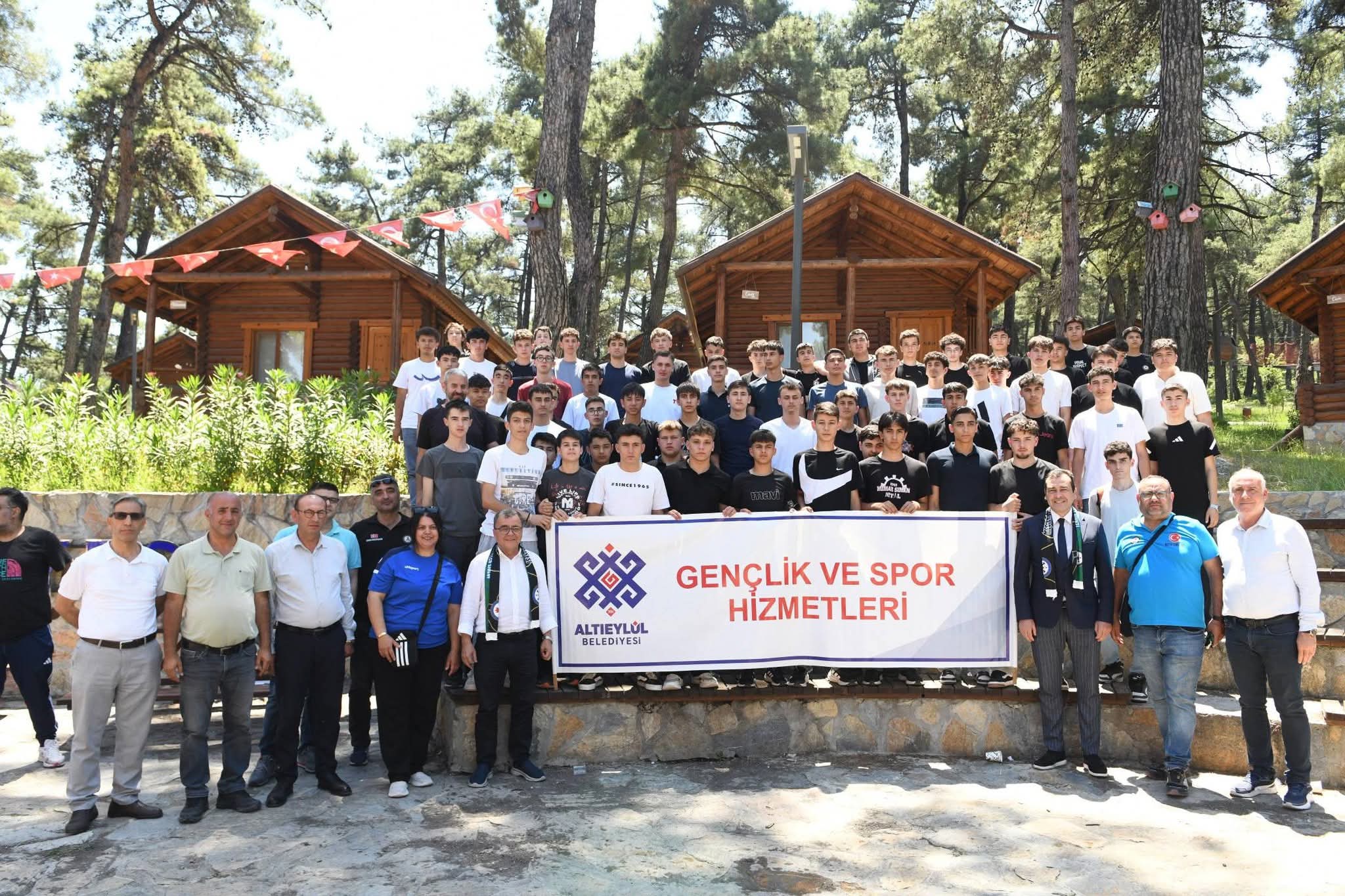 GENÇLER SORDU, BAŞKAN ŞEHİRLİ YANITLADI