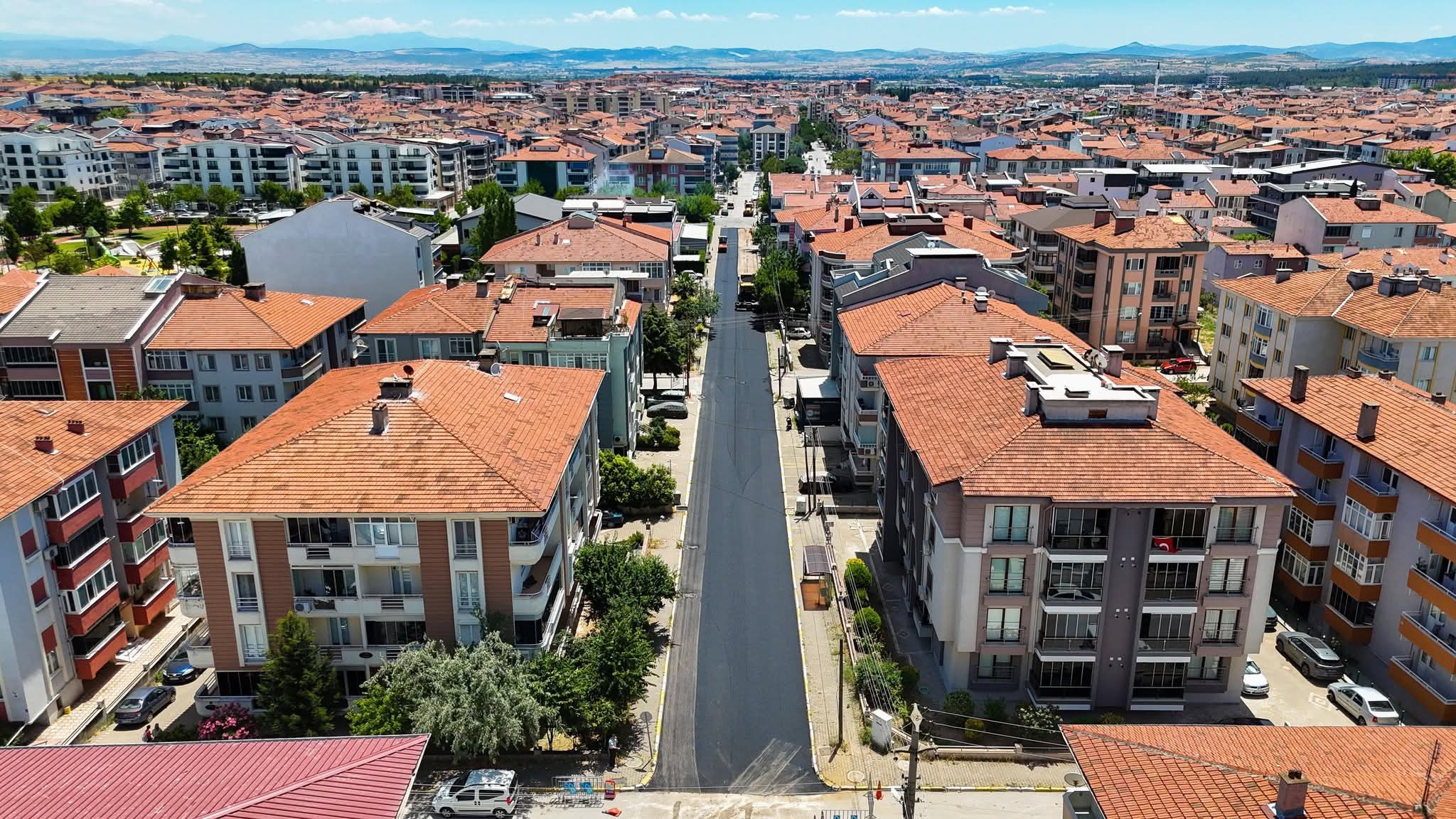 ALTIEYLÜL’ÜN YOLLARI MODERN VE GÜVENLİ HALE GELİYOR