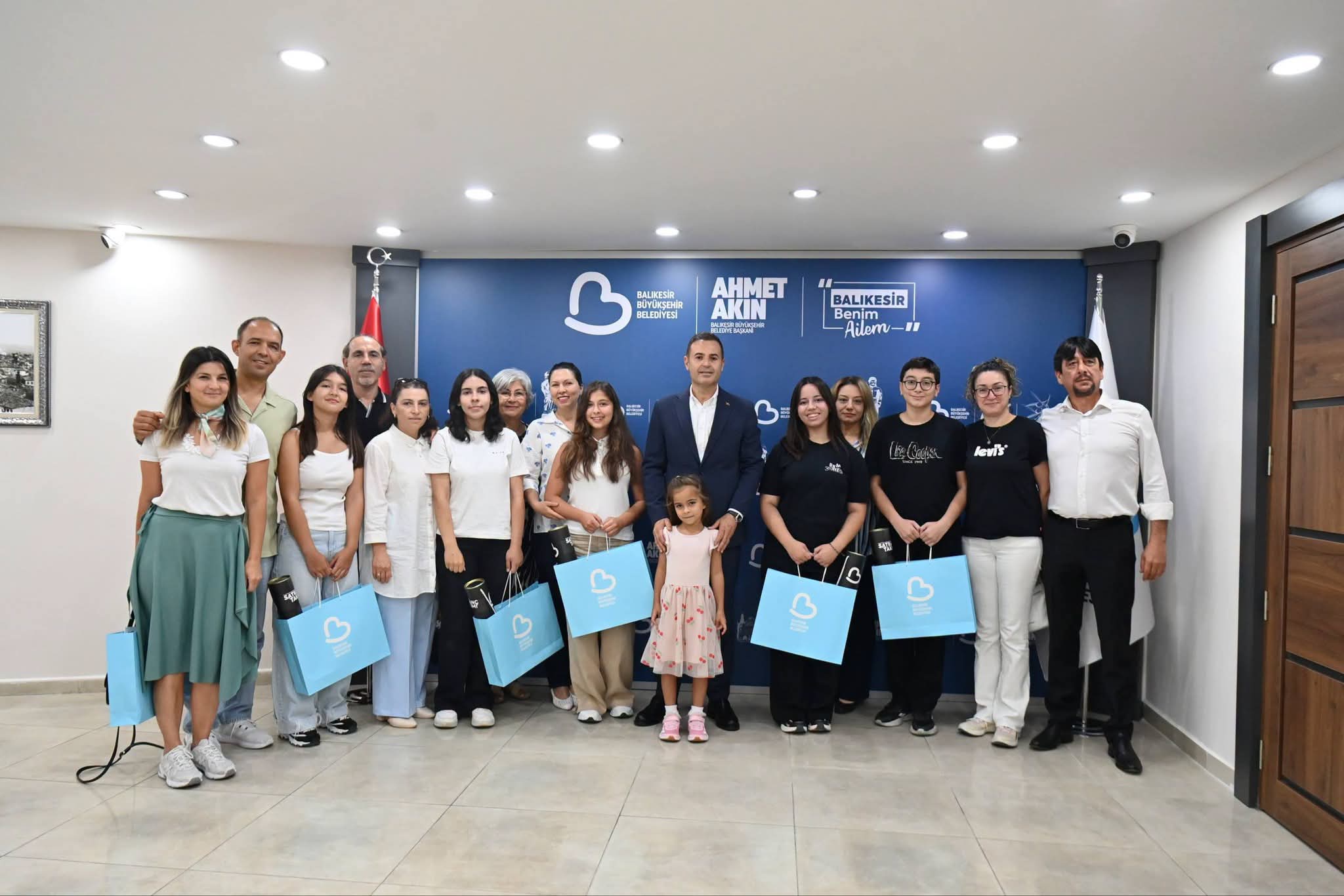 Akın, LGS birincilerini makamında ağırladı