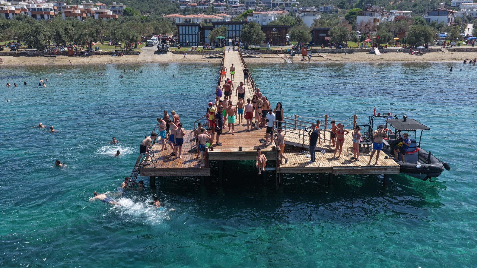 Büyükşehir’in Projesiyle Gençler Denizin Tadını Çıkardı
