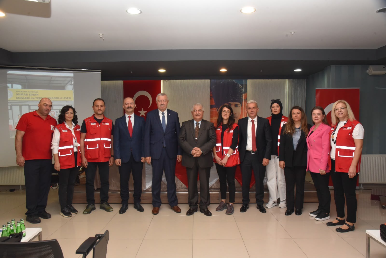 Bir Damla Kan, Binlerce Umut: “Okulumda KANpanya Var” Projesinde İyilik Büyüyor